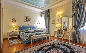Daniel'S Hotel